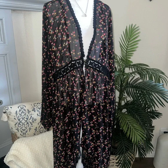 Xhilaration Floral Sheer Black Kimono Cardigan - Picture 2 of 9